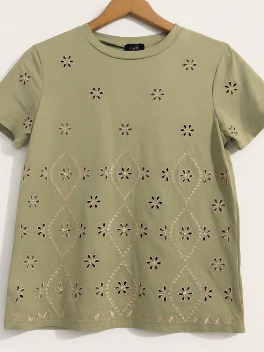 Eyelet Diamond Embroidered Short Sleeve Tee - Olive Green